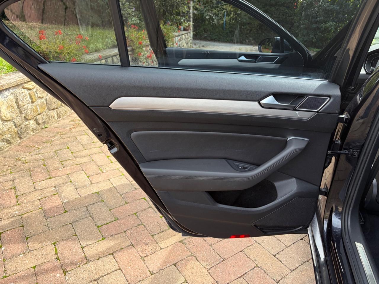 Volkswagen Passat 2.0 TDI 150 CV Highline BlueMotion