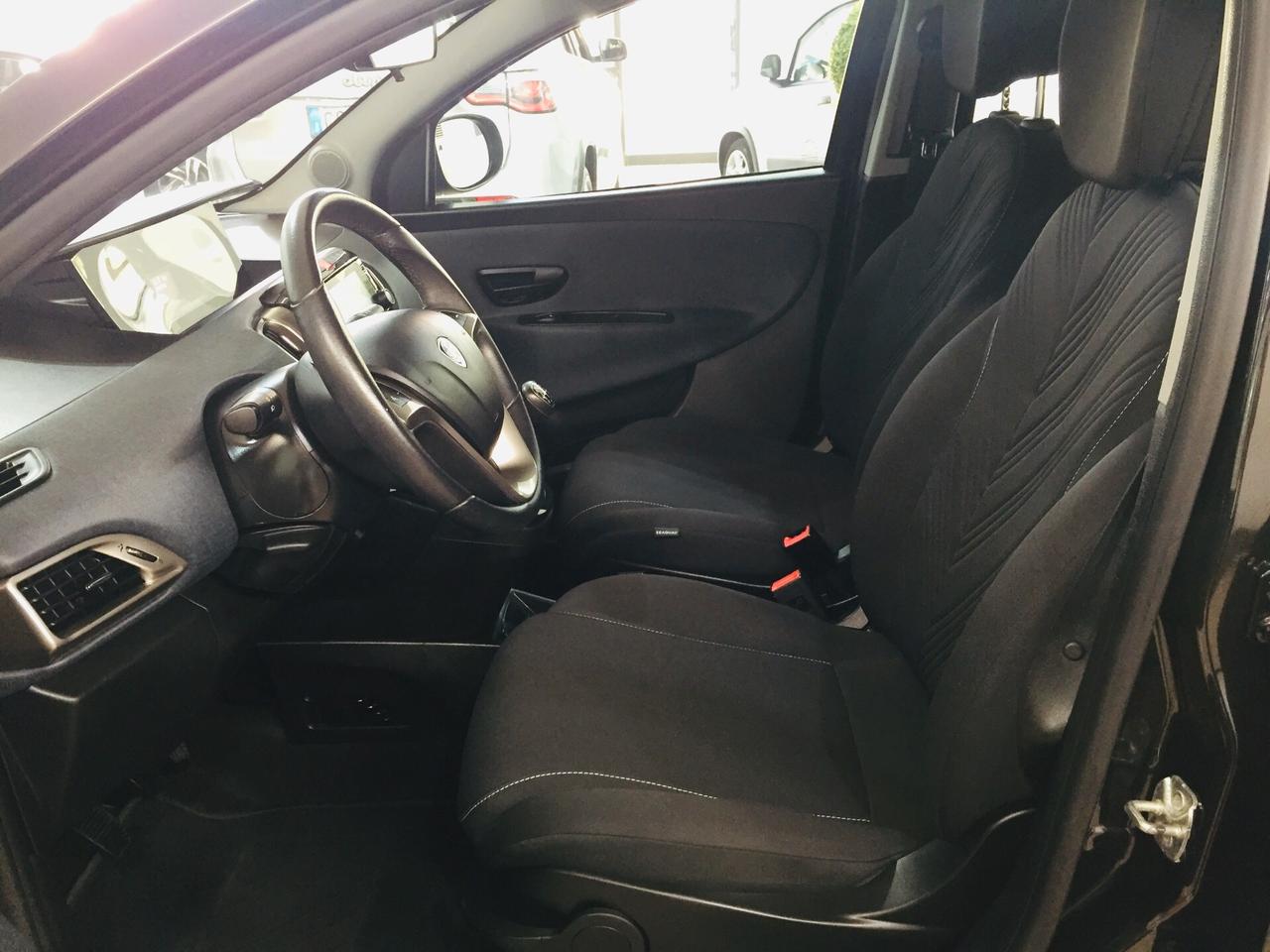 LANCIA Ypsilon 1.0 FireFly 5p. S&S Hybrid