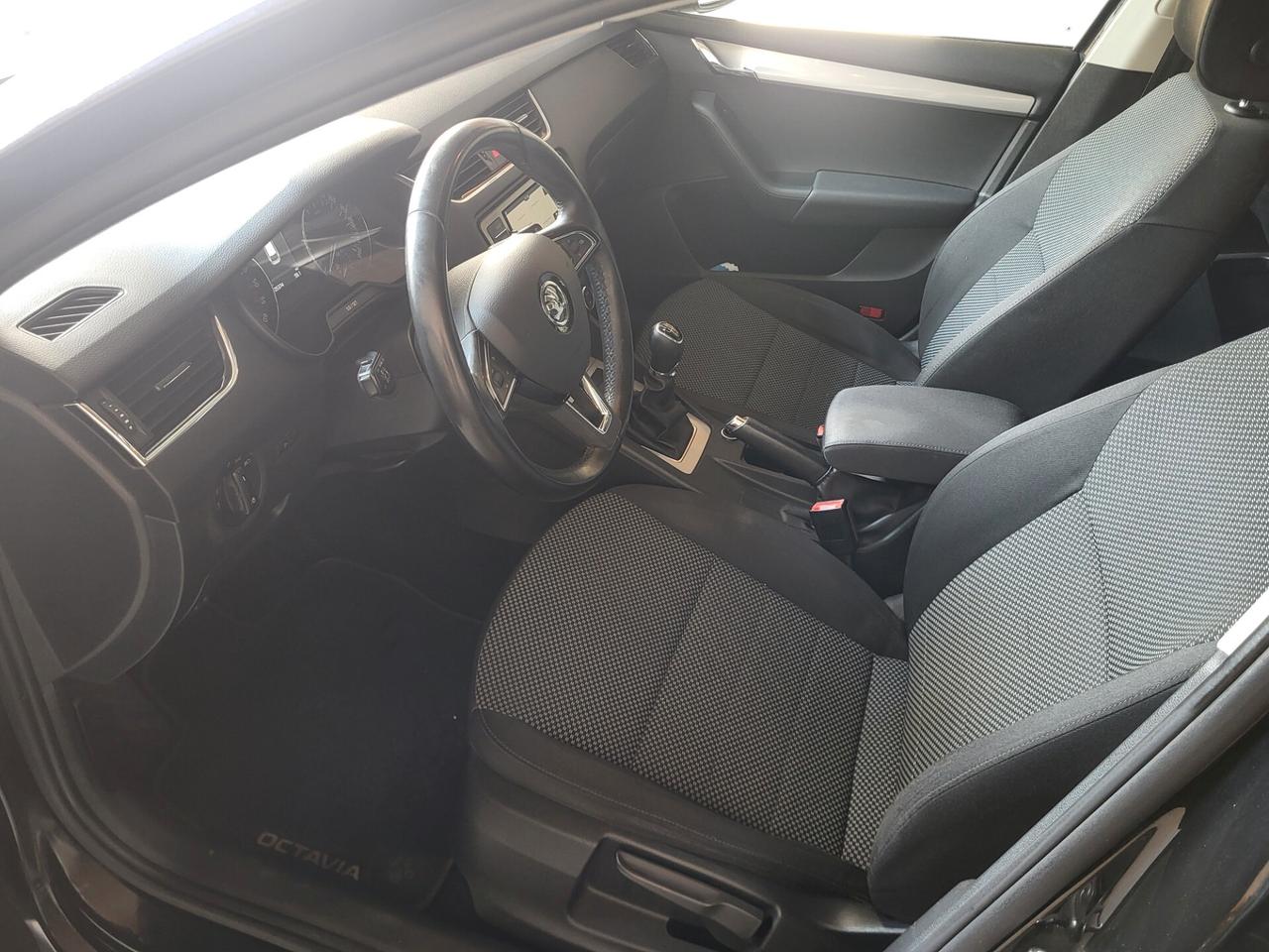 Skoda Octavia 1.6 TDI CR 110 CV Wagon Executive