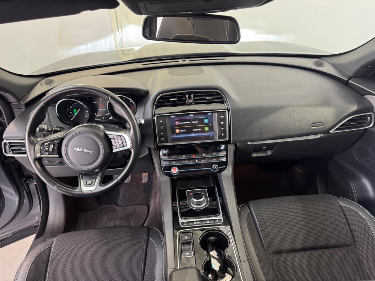 Jaguar F-Pace 2.0 D 180 CV AWD aut. R-Sport