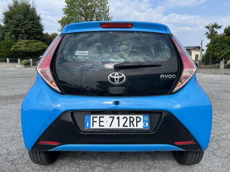 Toyota Aygo 1.0 VVT-i 69 CV 5p x-play NAVI + RETROCAMERA