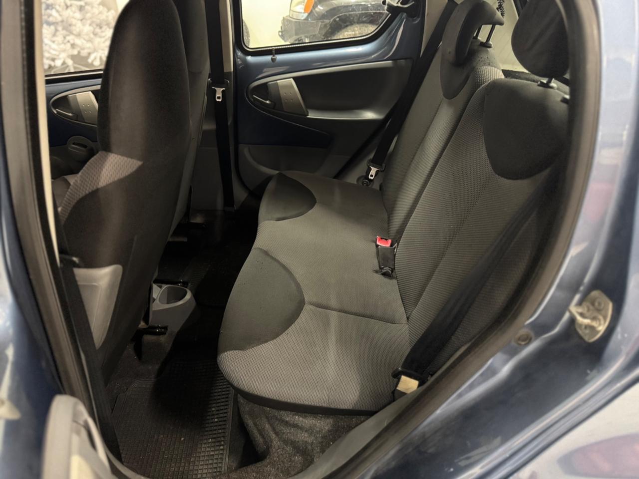 Toyota Aygo 5 porte NEOPATENTATI