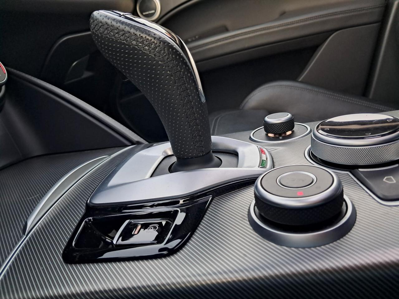 A. R. Stelvio VELOCE-210CV *Q4*TETTO*PELLE*CERCHI21"