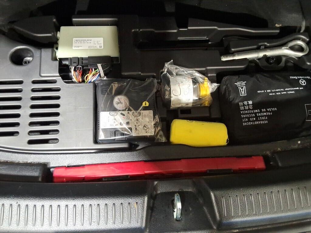 MERCEDES-BENZ A 180D 116CV 6M. BUSINESS SOLUTION ( FARI LED - NAVI PREMIUM - CRUISE - PARK ASSISTANT ) CC. 1.950