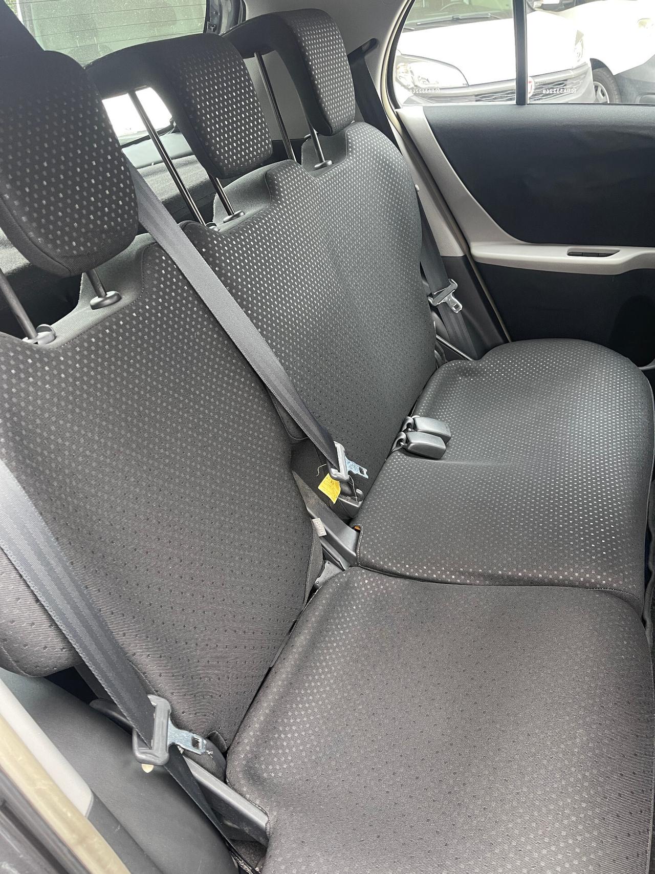 Toyota Yaris 1.0 5 porte