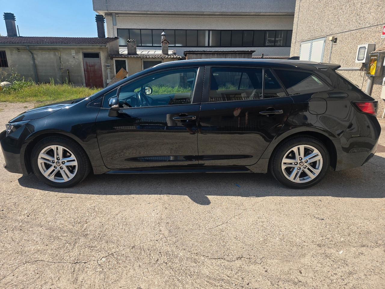 Toyota Corolla Touring Sports 1.8 Hybrid Business