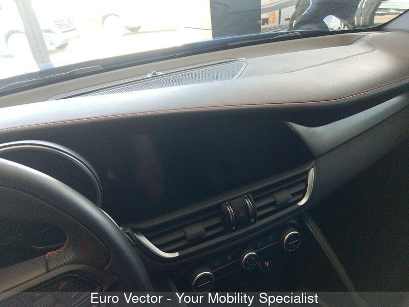 Alfa Romeo Giulia Giulia 2.2 Turbodiesel 210 CV AT8 AWD Q4 Veloce
