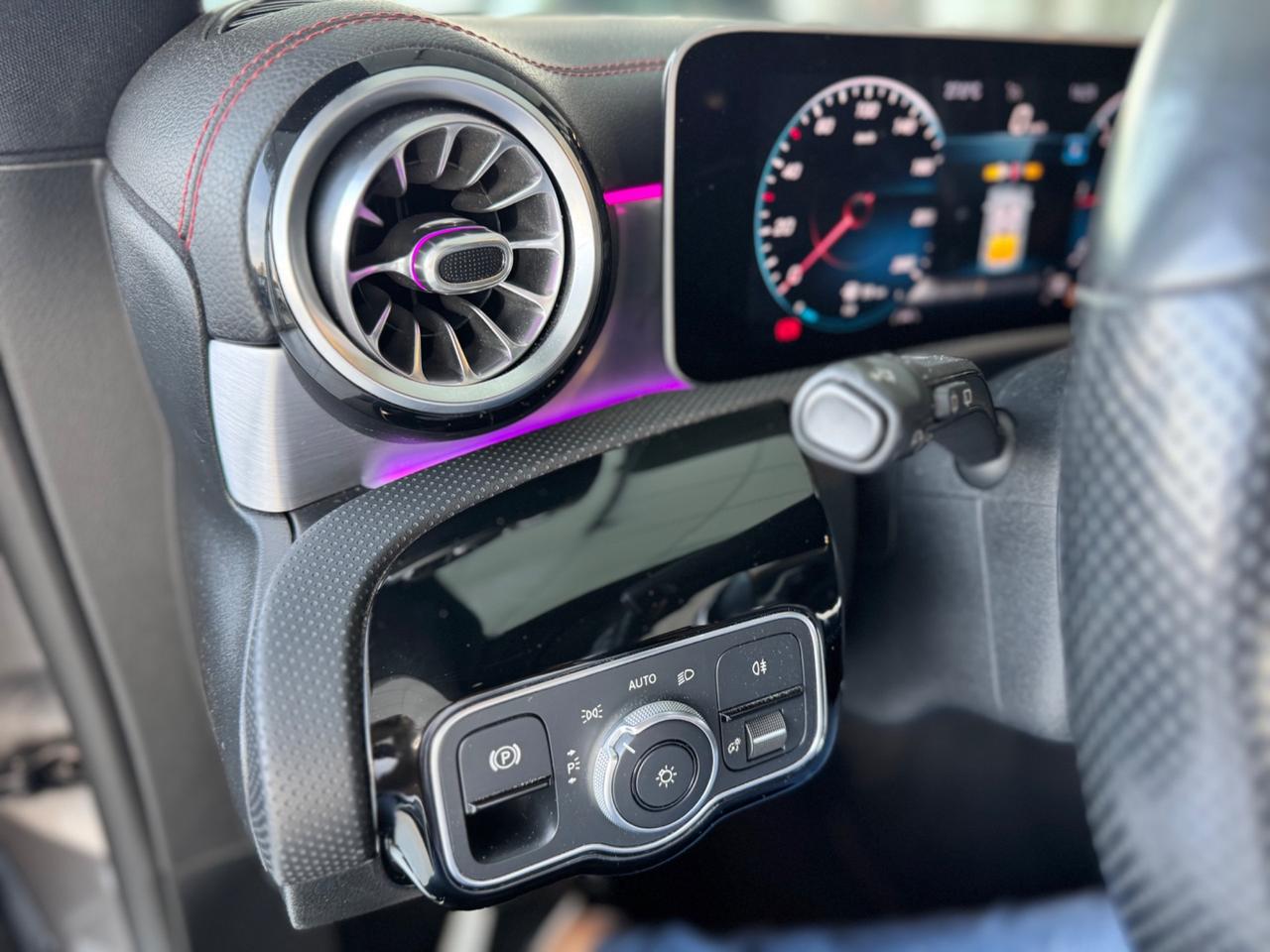 Mercedes CLA 180d Premium AMG TETTO AMBIENT LIGHT