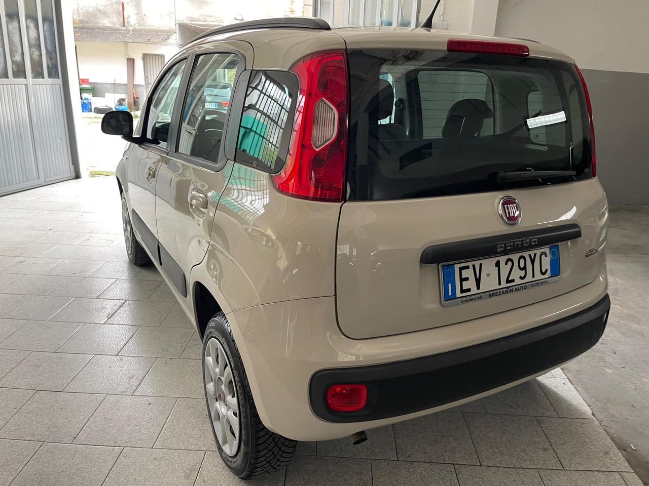 Fiat Panda 0.9 TwinAir Turbo Natural Power Lounge (62 kw)