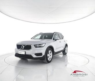 VOLVO XC40 T2 Momentum Core