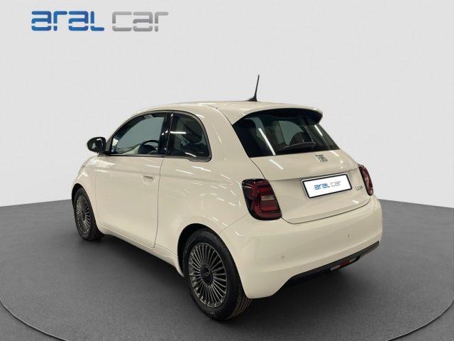 FIAT 500e Berlina 42 kWh Passion