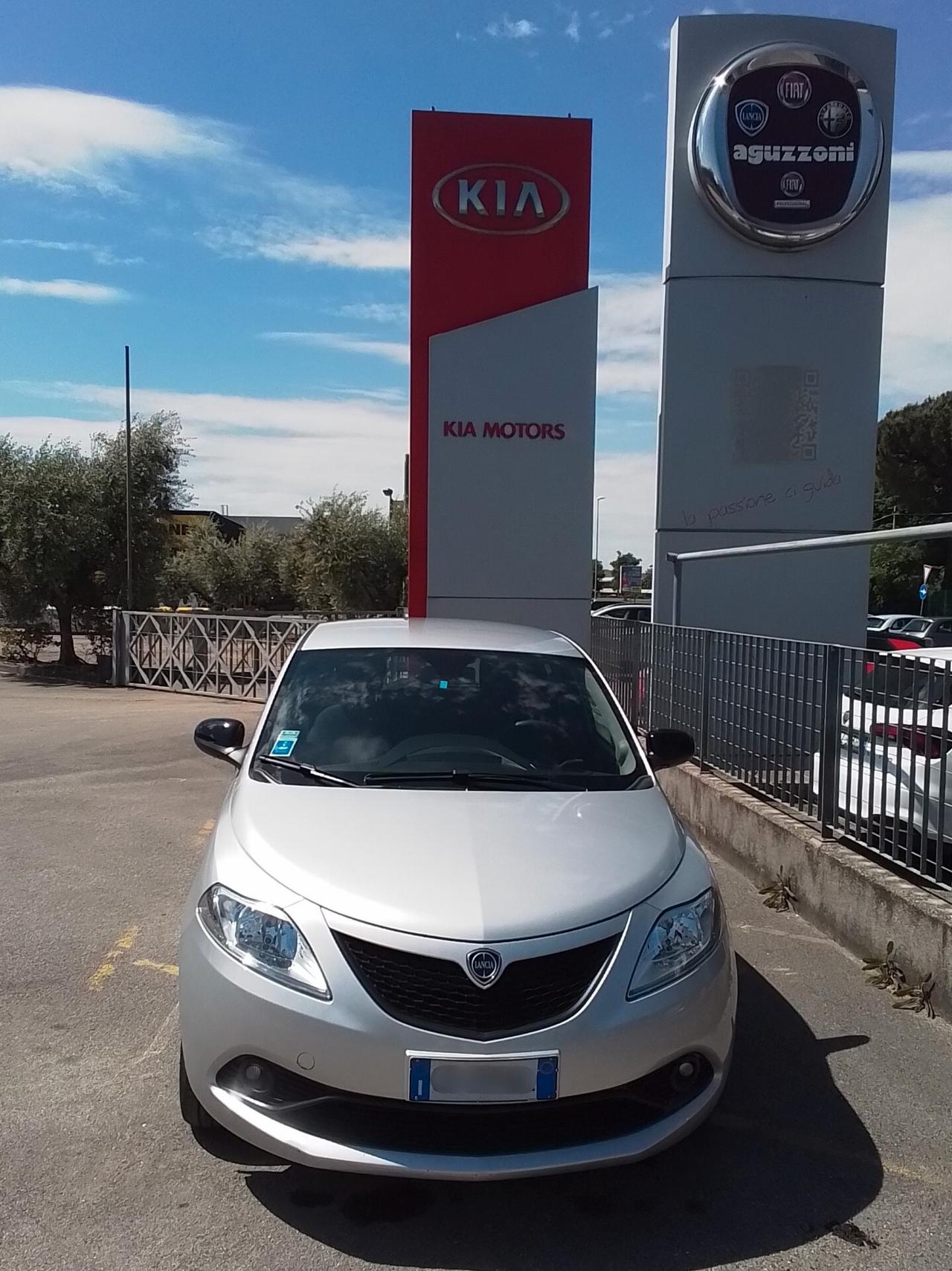 Lancia Ypsilon 1.0 FireFly 5 porte S&S Hybrid Ecochic Gold