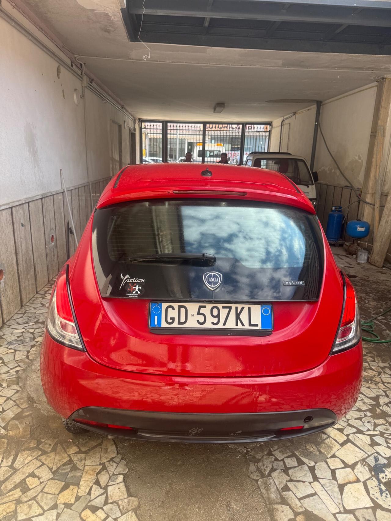 Lancia Ypsilon 1.0 FireFly 5 porte S&S Hybrid Ecochic Gold