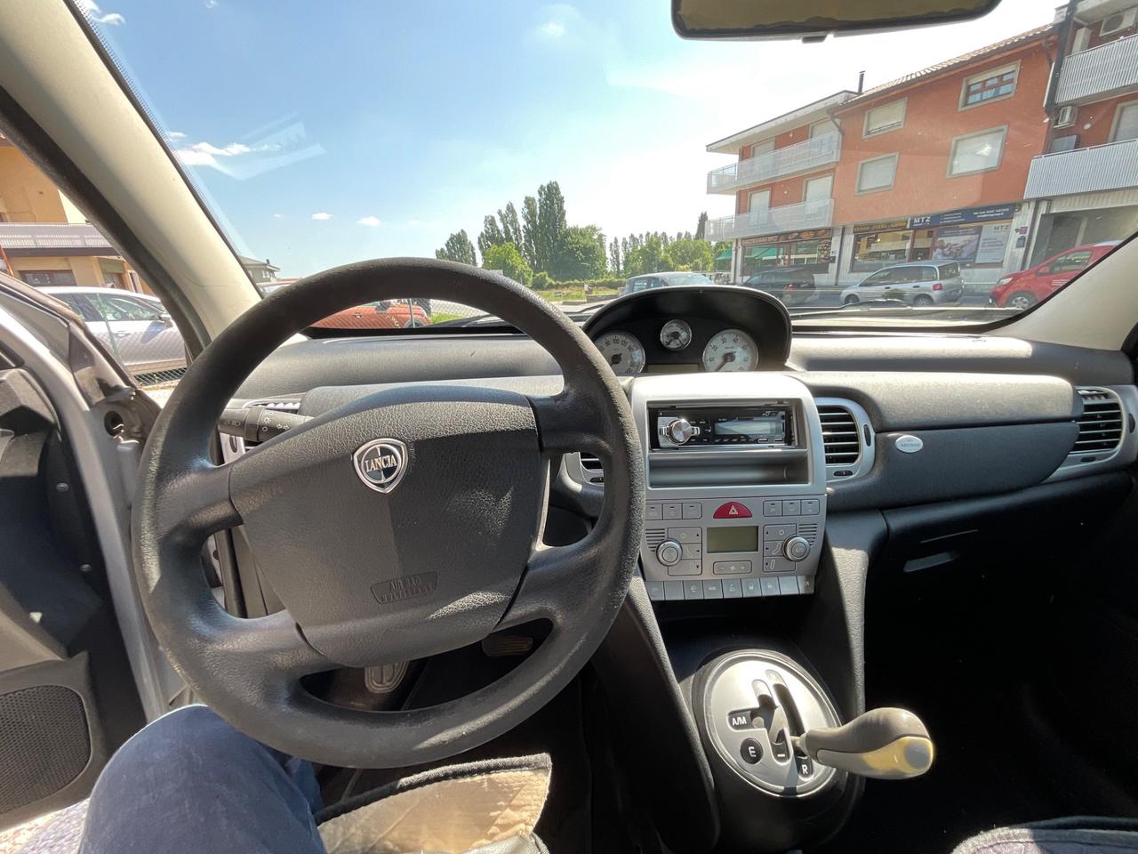 Lancia Ypsilon 1.3 MJT 75 CV Argento