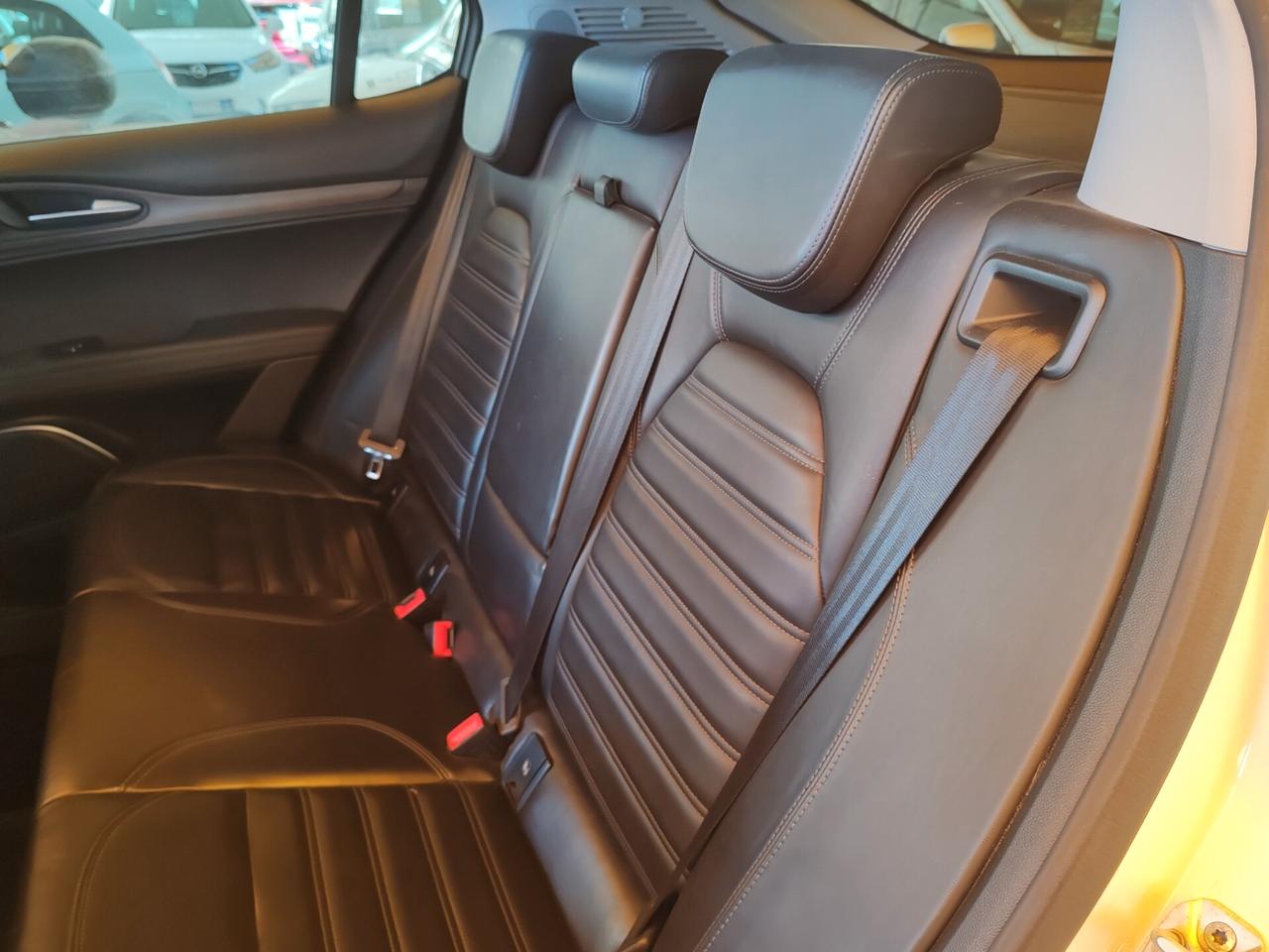 Alfa Romeo Stelvio 2.2 Turbodiesel 210 CV AT8 Q4 Business