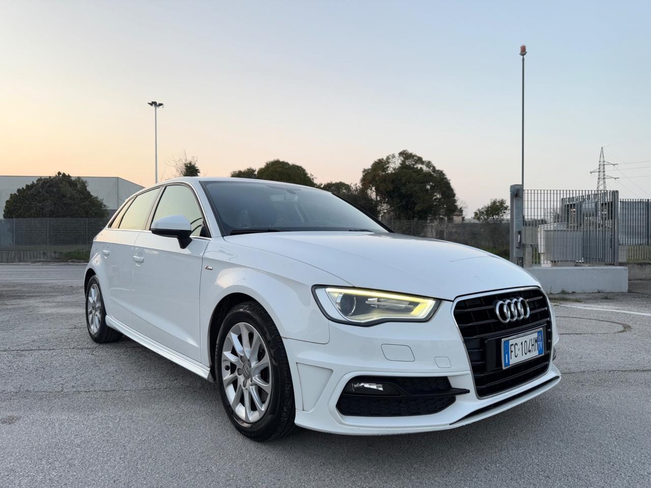 AUDI A3 Sportback 1.6 Tdi Admired S-LINE-Led Navi