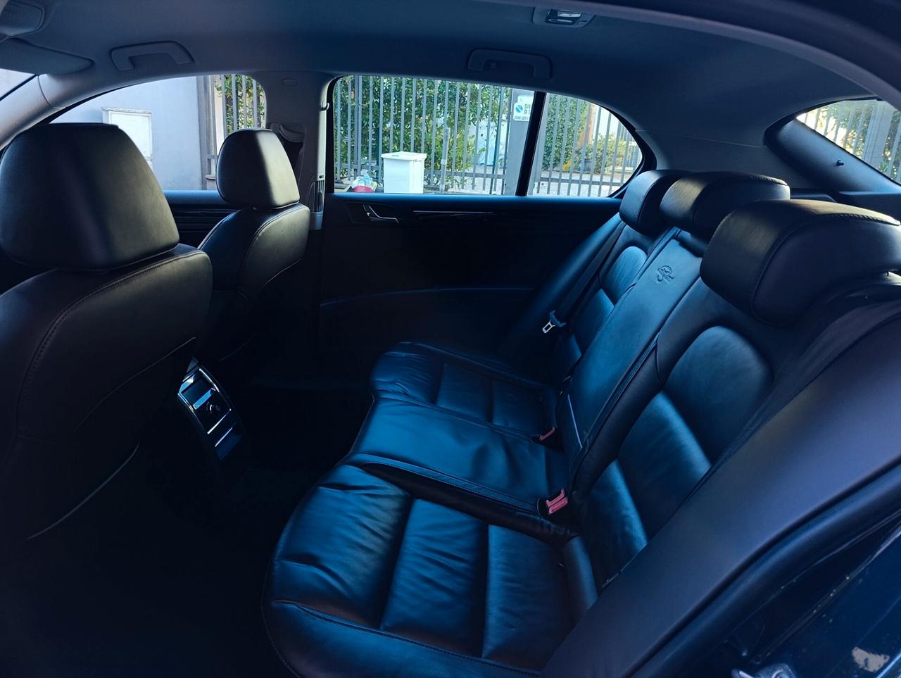 Skoda Superb 2.0 TDI CR 170CV DSG Laurin&Klement