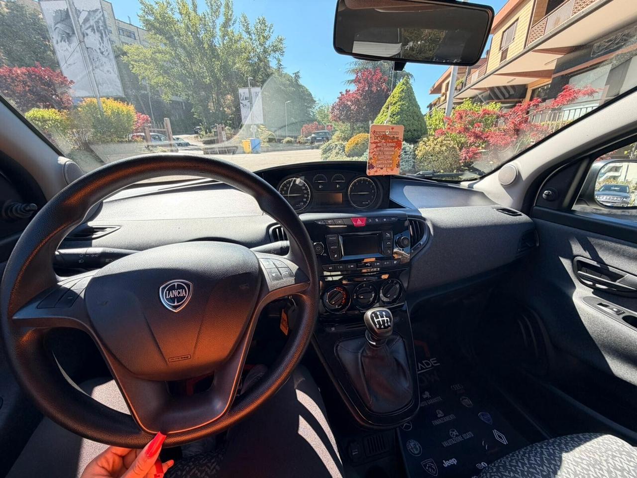 Lancia Ypsilon 1.0 FireFly 5 porte S&S Hybrid Ecochic Silver