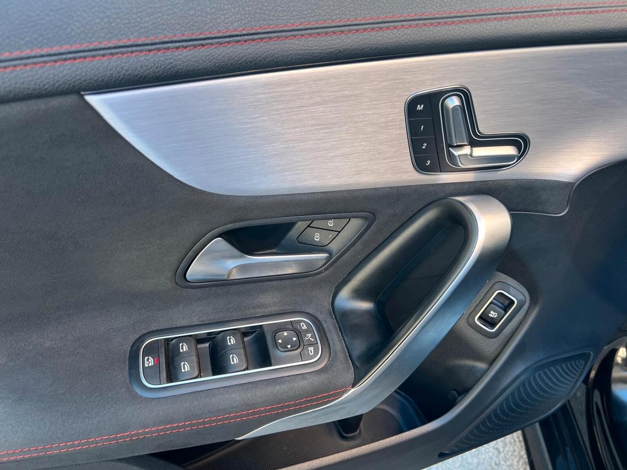 MERCEDES CLA 220D SHOOTING BRAKE PREMIUM 2.0 190CV PELLE NAVI CAM ANNO 2020