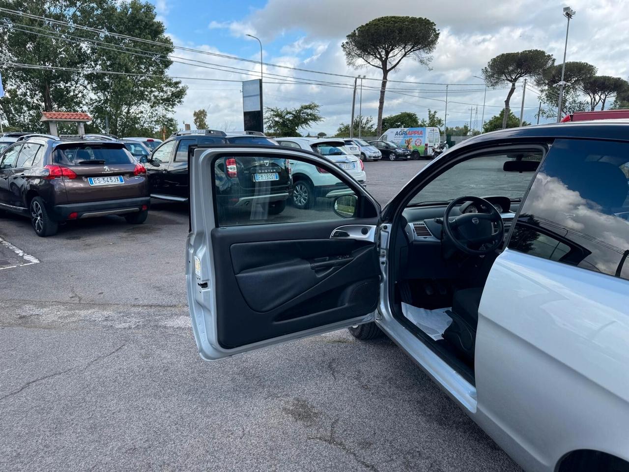 Lancia Ypsilon 1.3 MULTIJET 75CV NEOPAT 2010