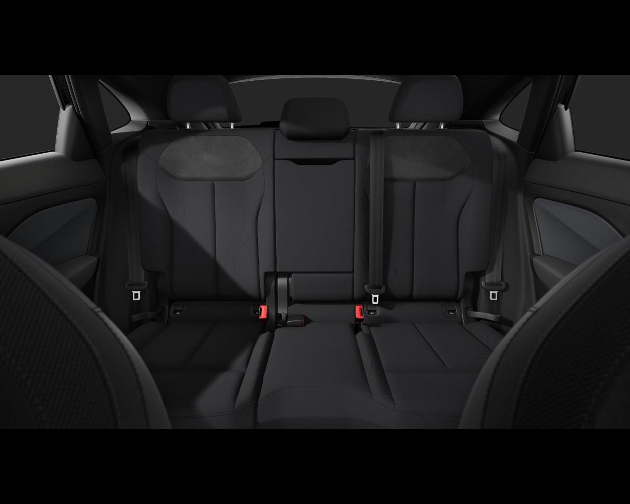 AUDI Audi Q3 Sportback Business TFSI quattro 150 kW S tronic