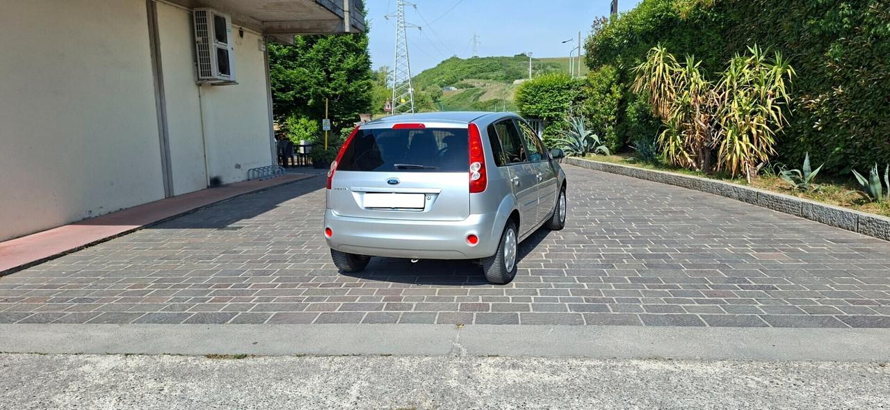 Ford Fiesta 1.2 16V 5p. Ghia X Neopatentati