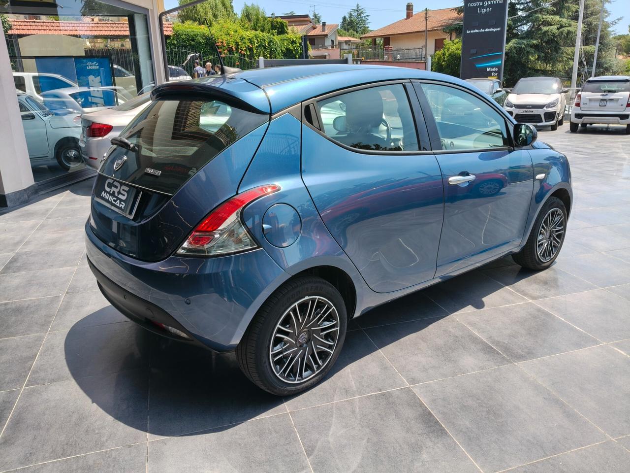Lancia Ypsilon 1.0 FireFly 5 porte S&S Hybrid Gold