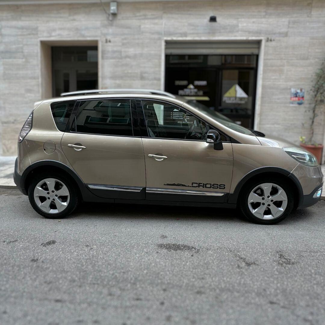 Renault Scénic XMod Cross 1.5 dCi 2015