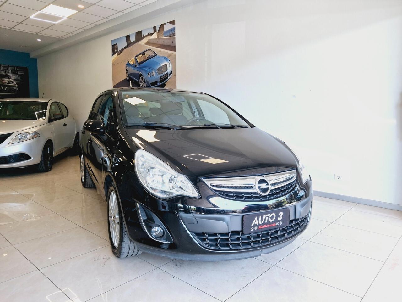 Opel Corsa 1.2 5 porte Cosmo