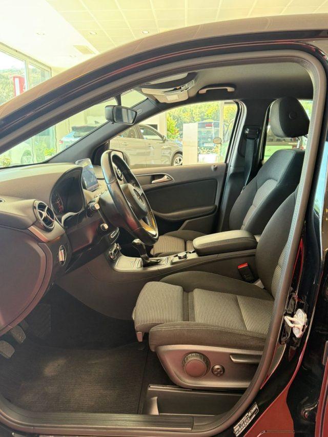 MERCEDES-BENZ B 180 d Executive