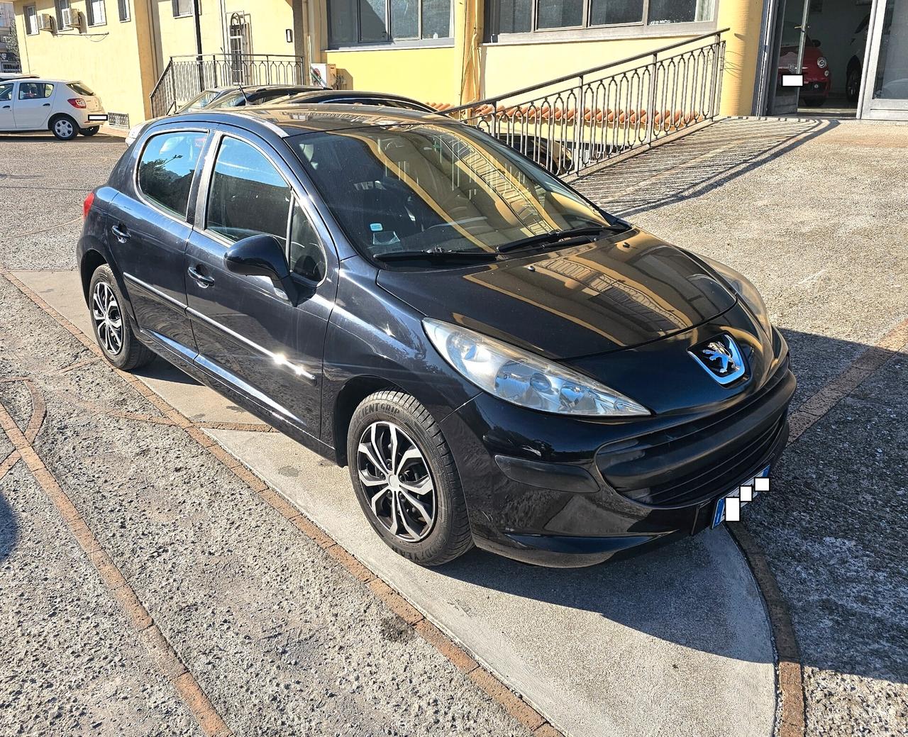 Peugeot 207 1.4 8V 75CV COMPLETAMENTE TAGLIANDATA