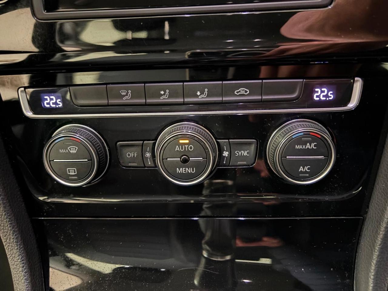 VOLKSWAGEN GOLF 1.6 TDI 110 CV EXECUTIVE