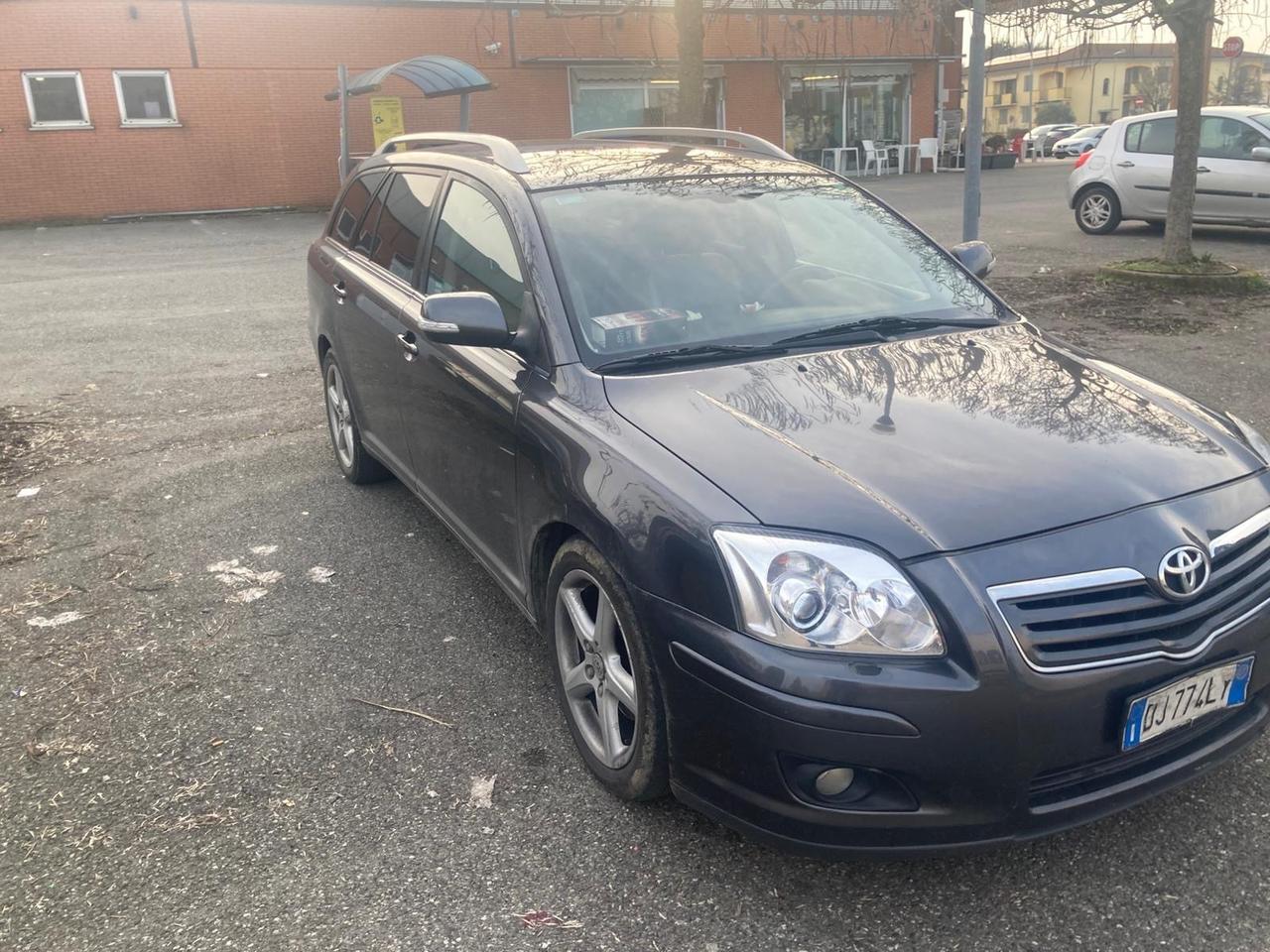 Toyota Avensis 2.2 D-4D 16V Station Wagon