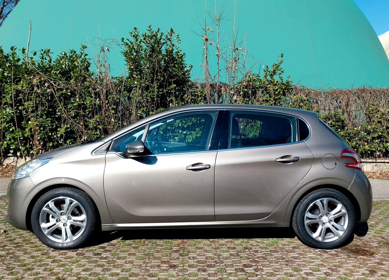 Peugeot 208 1.2 VTi 82 CV 5 porte Allure