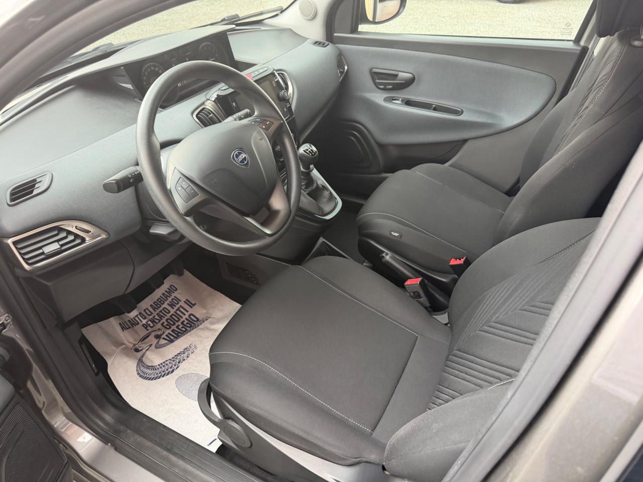 Lancia Ypsilon 1.0 Hybrid Gold