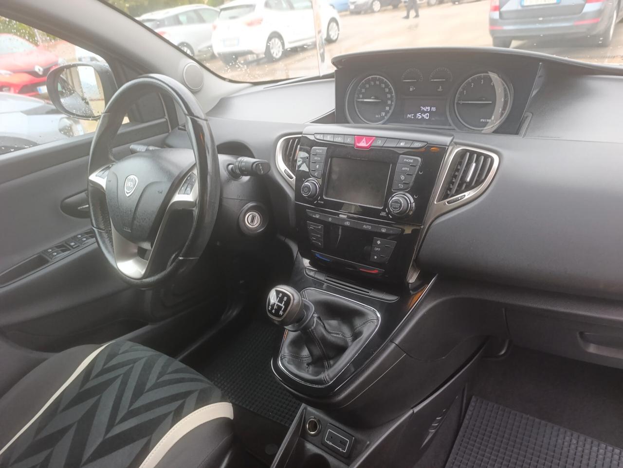 Lancia Ypsilon 1.2 69 CV 5 porte Gold