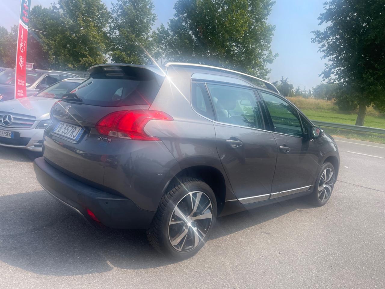 Peugeot 2008 BlueHDi 120 S&S Black Matt