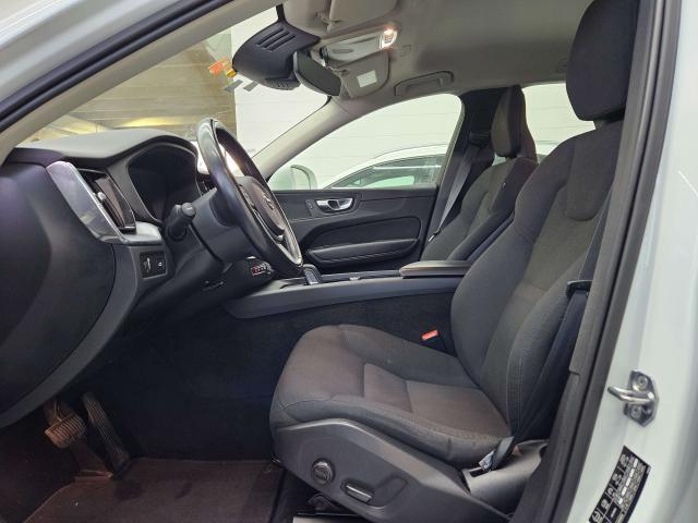 Volvo XC60 XC60 II 2018 2.0 b4 Momentum Pro awd auto