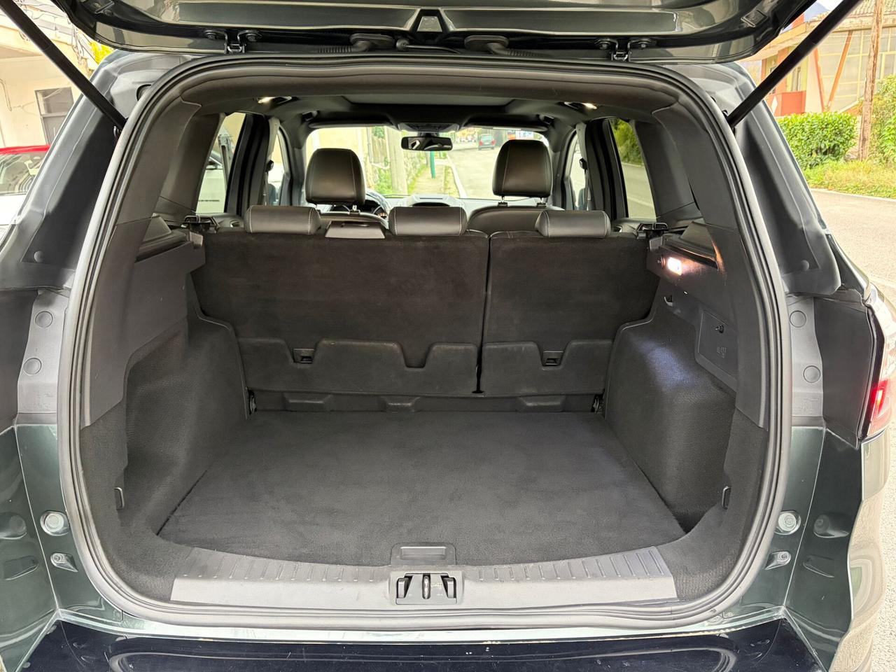 Ford Kuga 2.0 TDCI 150CV 4WD TETTO Powershift ST-Line