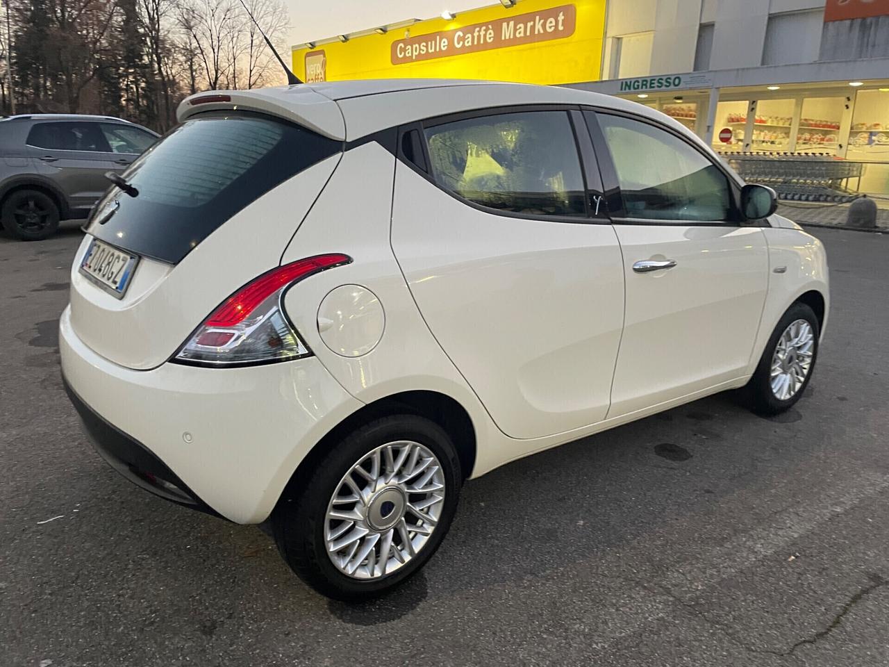 Lancia Ypsilon 1.2 69 CV 5 porte*Neopatentati*Solo 30000km*