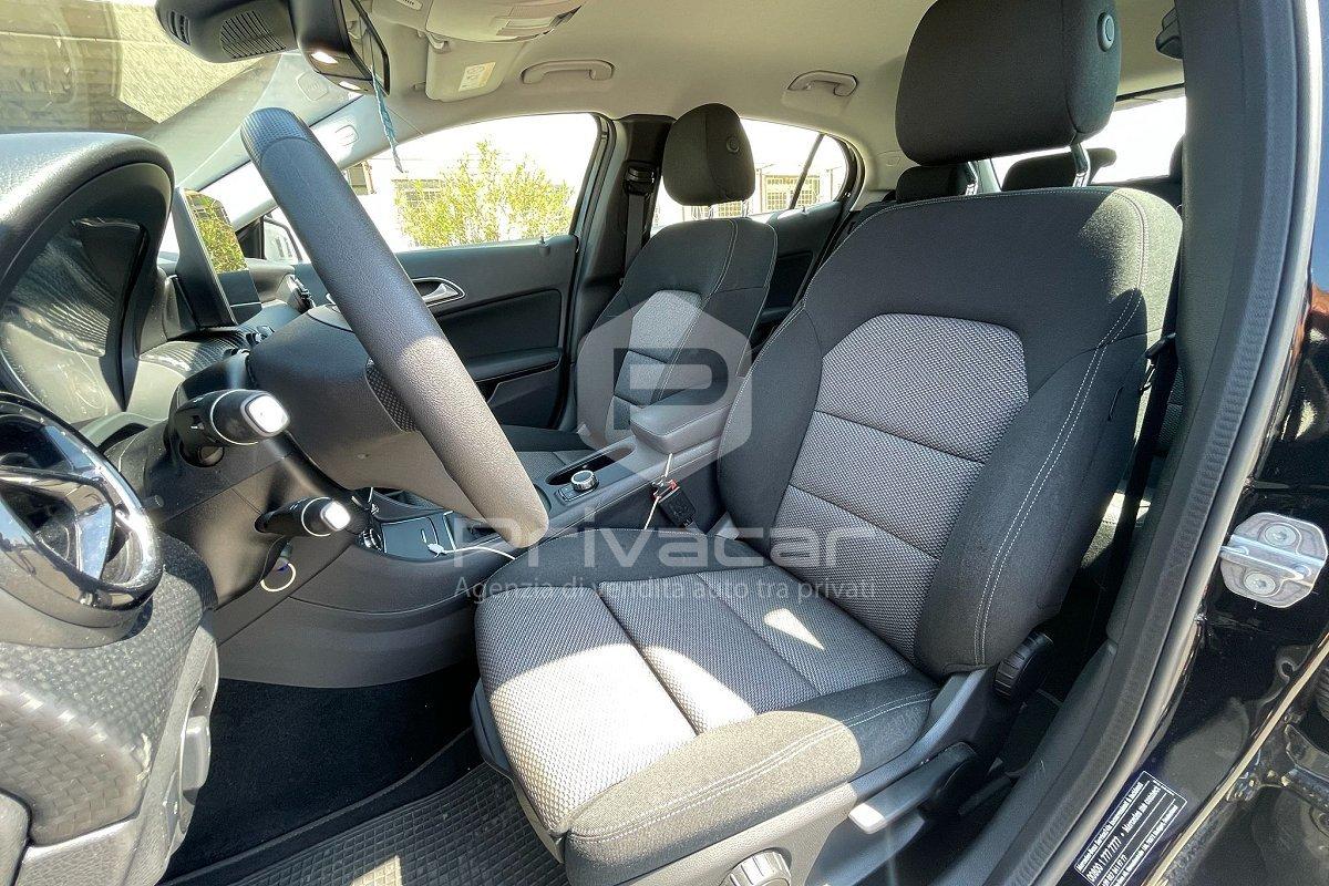 MERCEDES GLA 180 Business