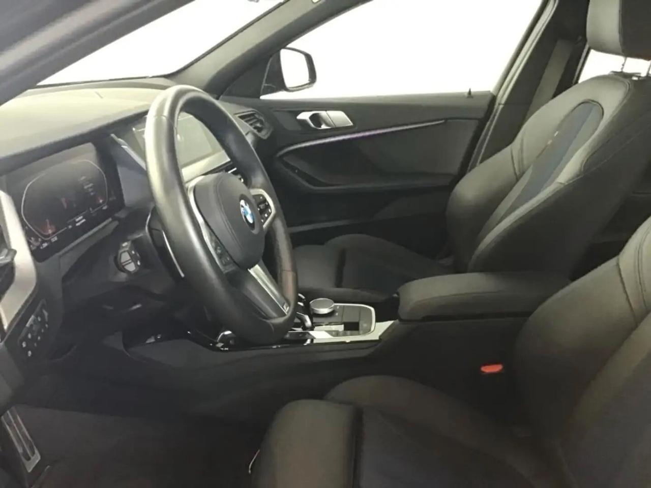 Bmw 118 118d 5p. Msport