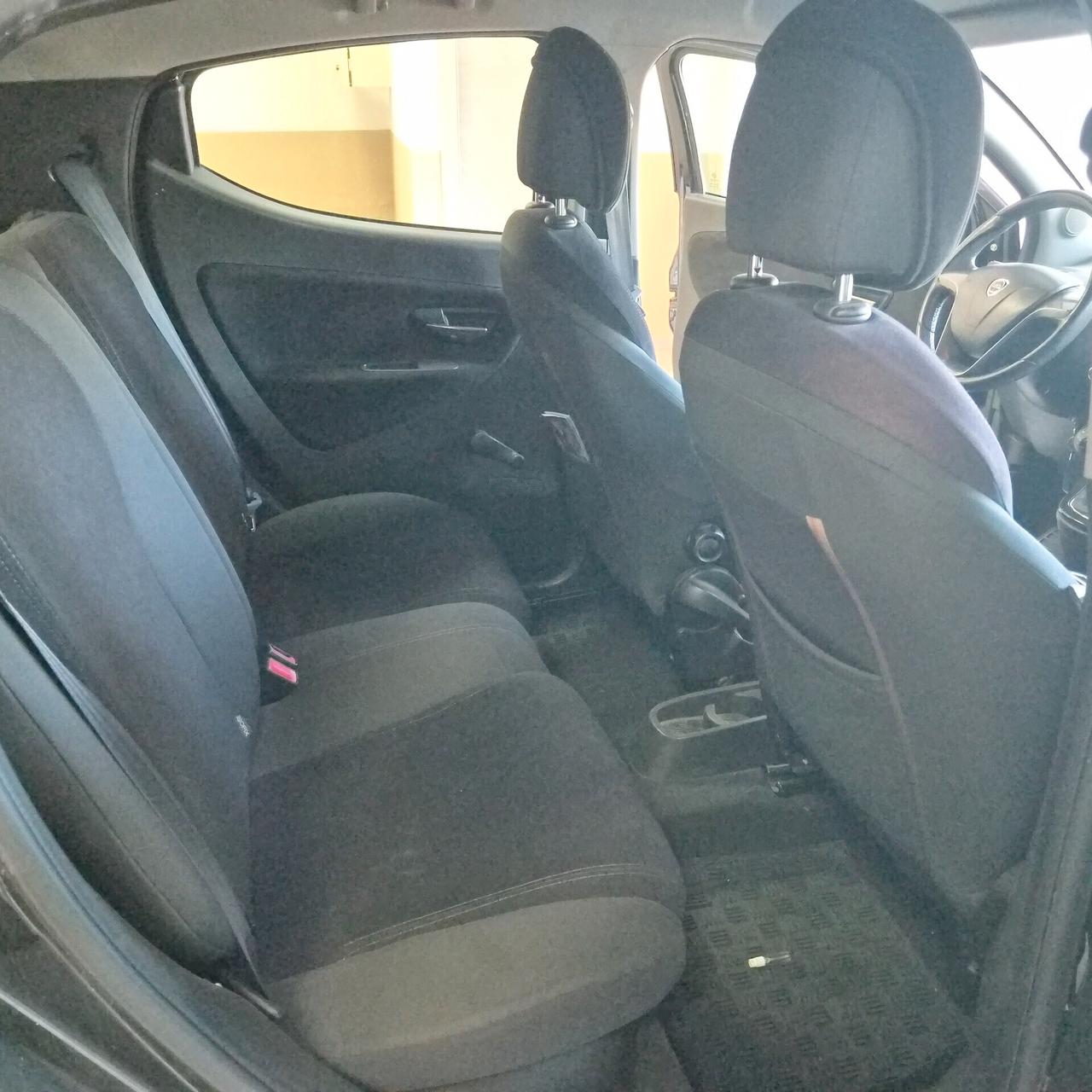 Lancia Ypsilon 1.3 MJT 16V 95 CV 5 porte S&S Silver