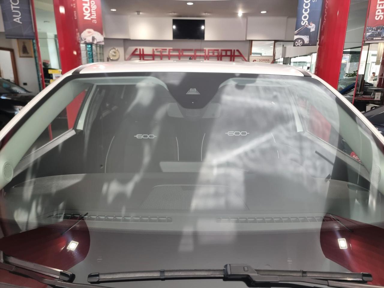 Fiat 600 Hybrid 110 CV DCT MHEV Business