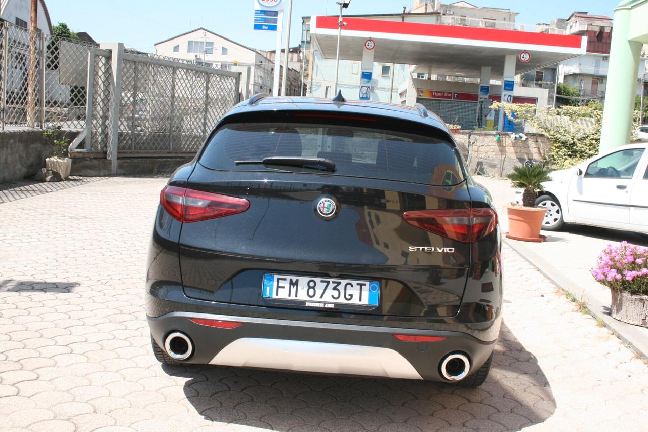 Alfa Romeo Stelvio 2.2 Turbodiesel 150 CV AT8 RWD Super