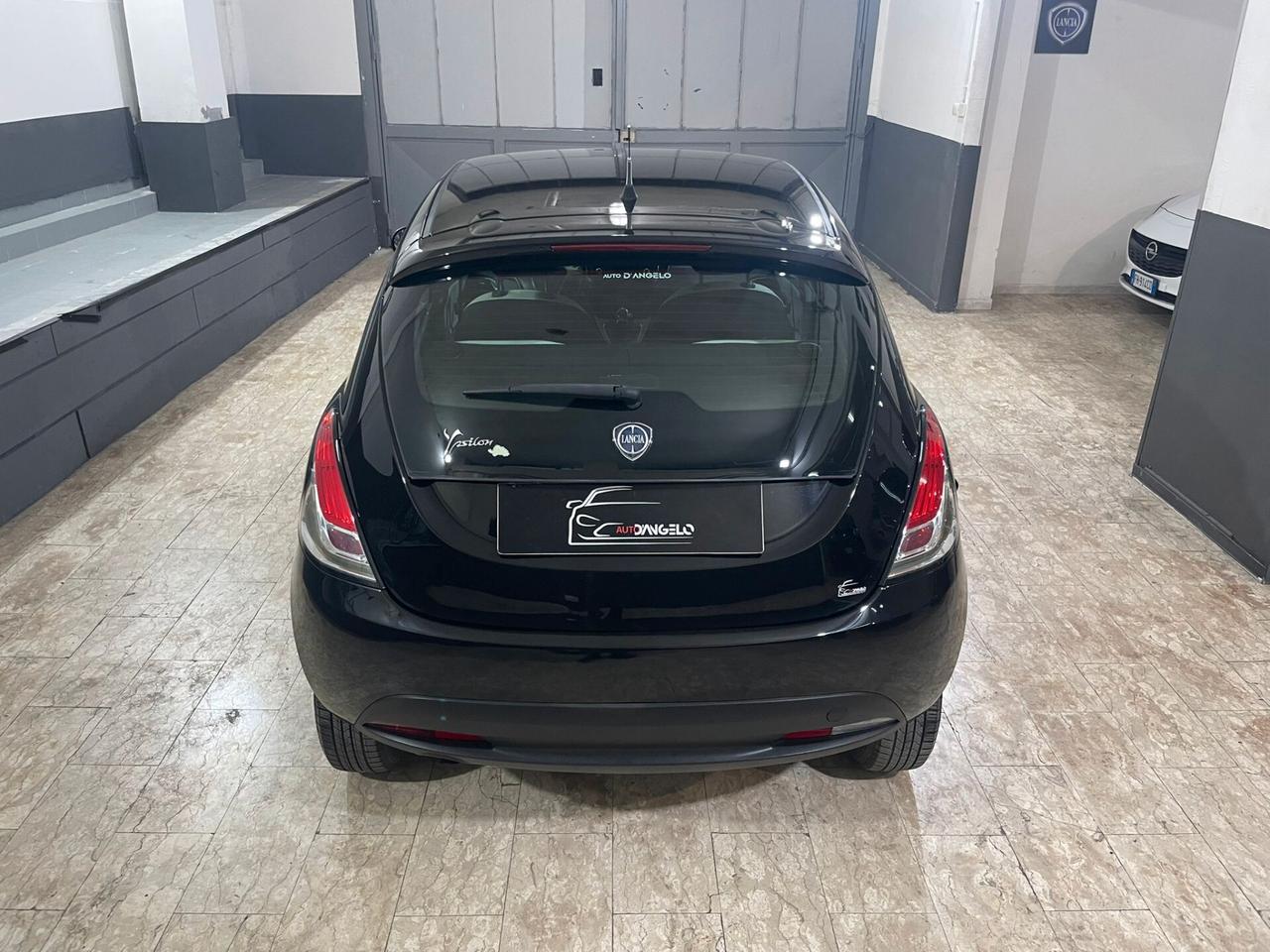 Lancia Ypsilon 0.9 TwinAir 85 CV 5 porte Metano Ecochic Gold