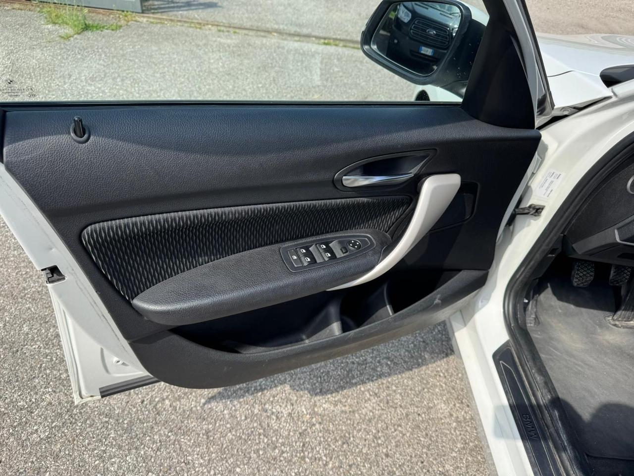 Bmw 116 116i 5p. Urban