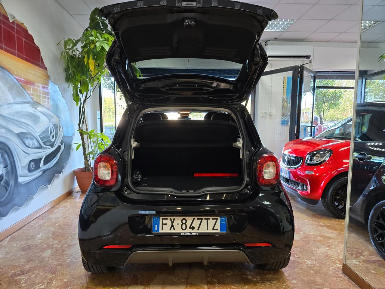 SMART FORFOUR 0.9 TURBO 90CV TWINAMIC SUPERPASSION NERA TRIDION NERA C.L.16 NAVI UFFICIALE