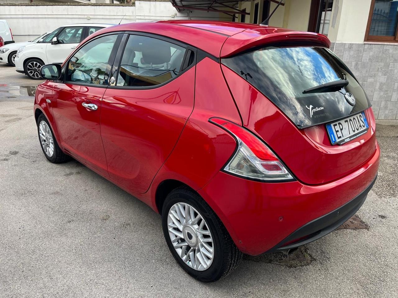 Lancia y-1.2 “ecochic” gpl -full-2013