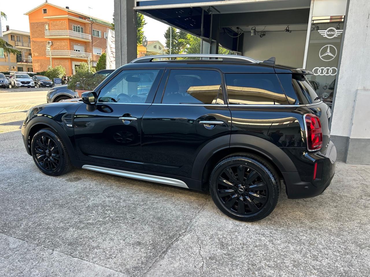 Mini Countryman COOPER D ( 80.000 KM )Pari al Nuovo!